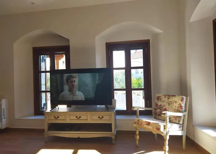 Tsolakis Luxury House Леонидион